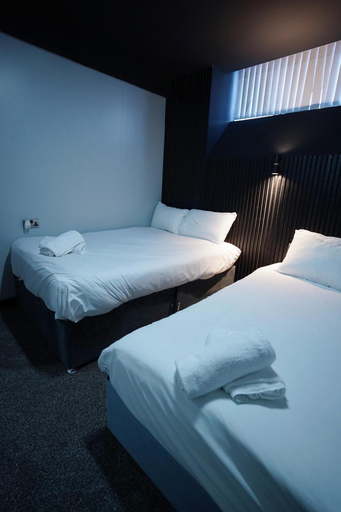 Nero Suite Sleeps Fourteen Manchester Bagian luar foto